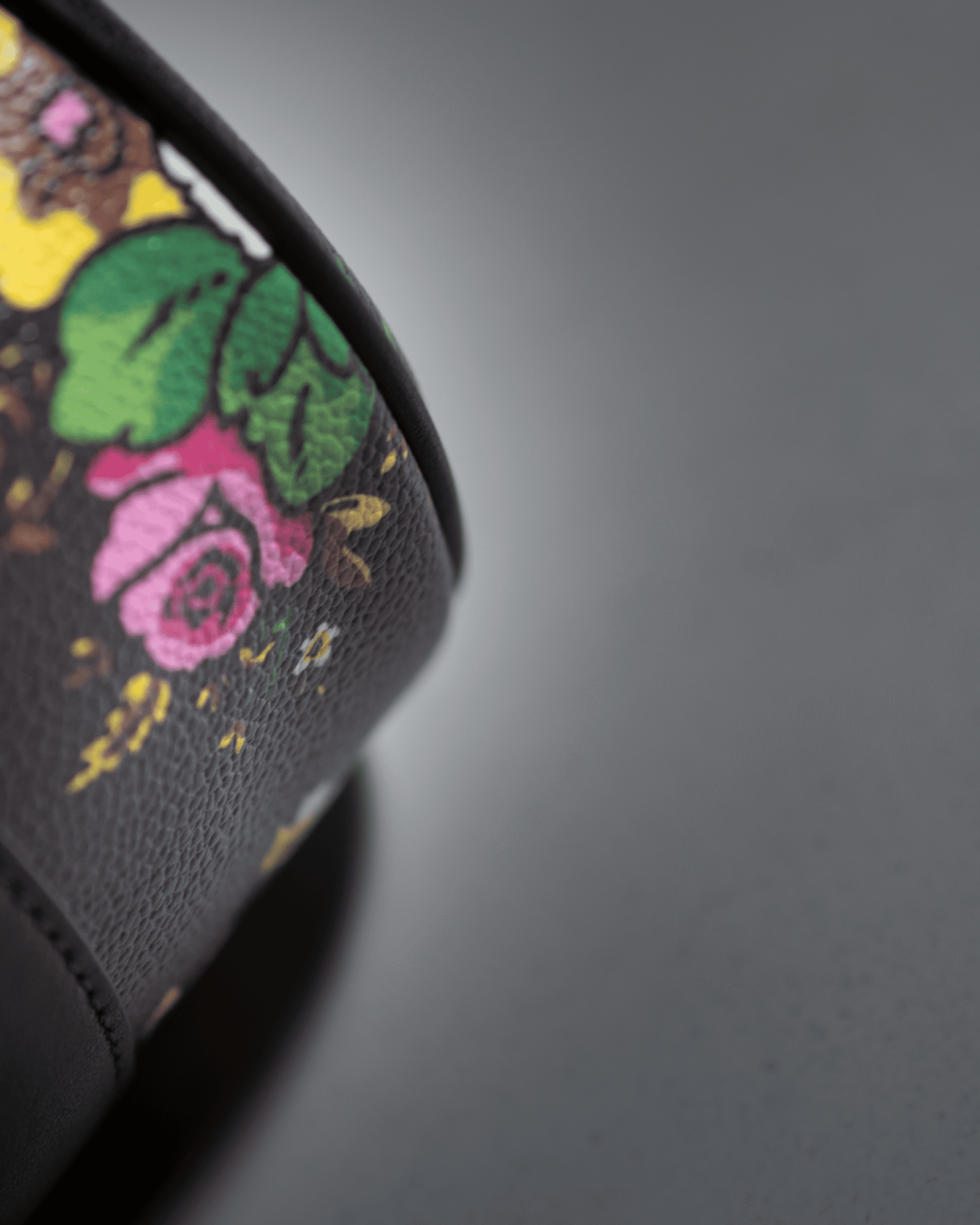 Kenzo Mini All Over Pop Bouquet Courier Duffle Black - Gambar 4