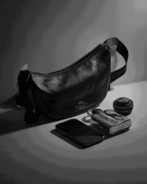 CT644 Pace Shoulder Bag Smooth Leather Black