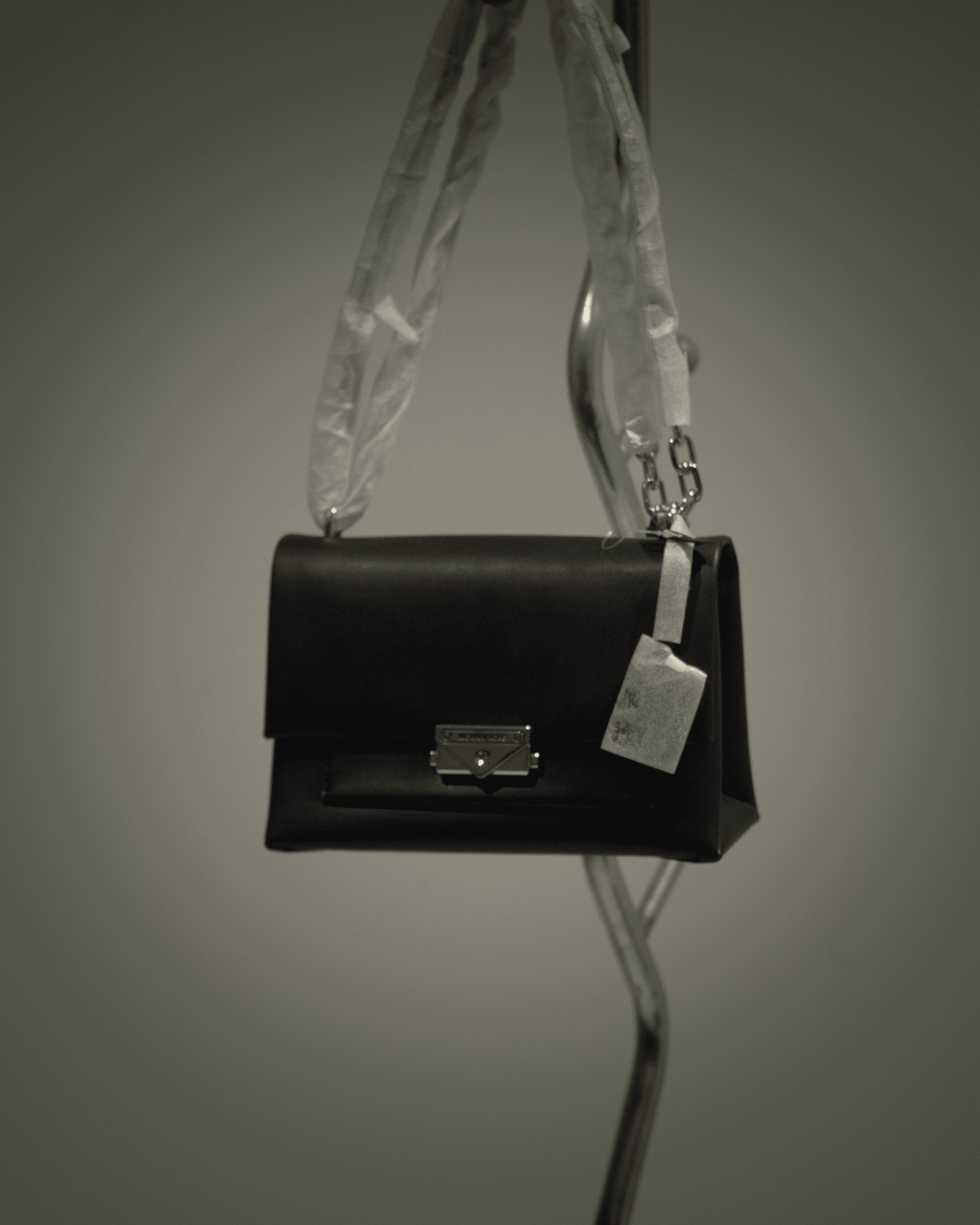 MK Cece Md Flap Pocket Shoulder Black
